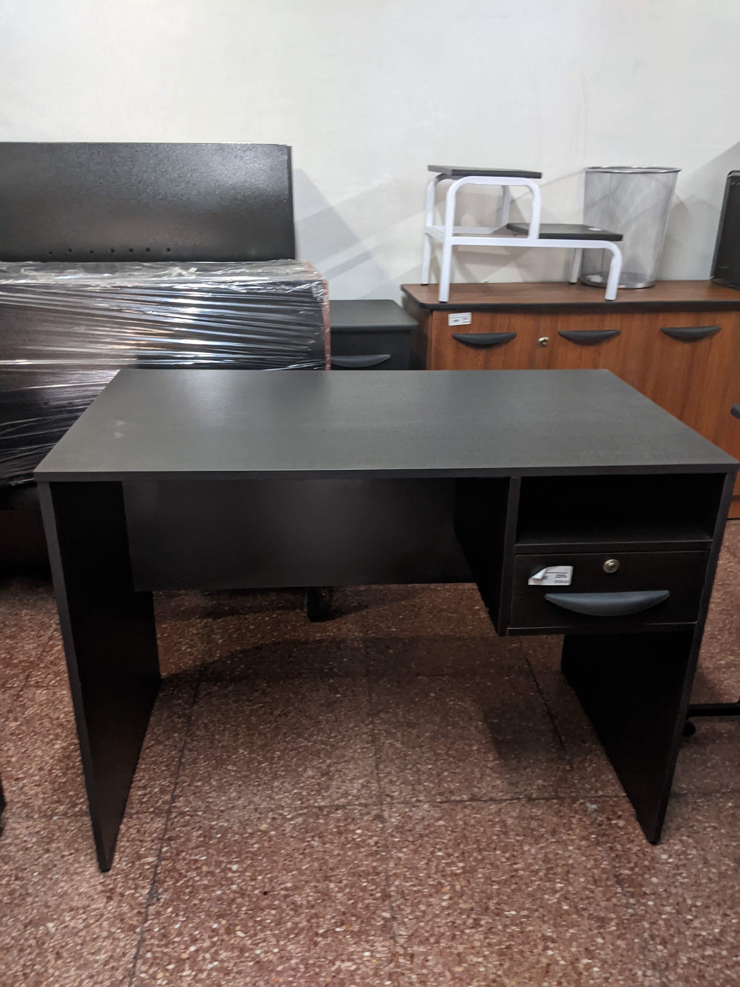Escritorio Wengue Moderno 1 Cajón 1.00-0.55