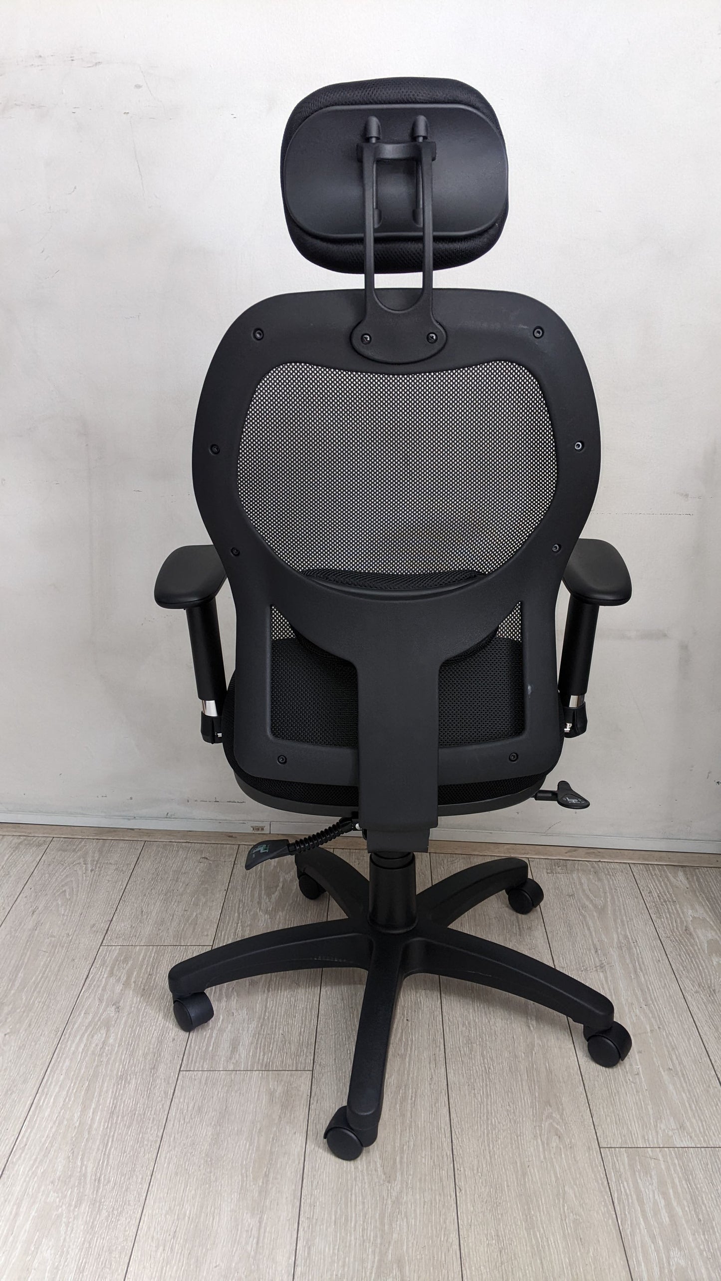 SILLON DE MALLA CON CABESAL 113