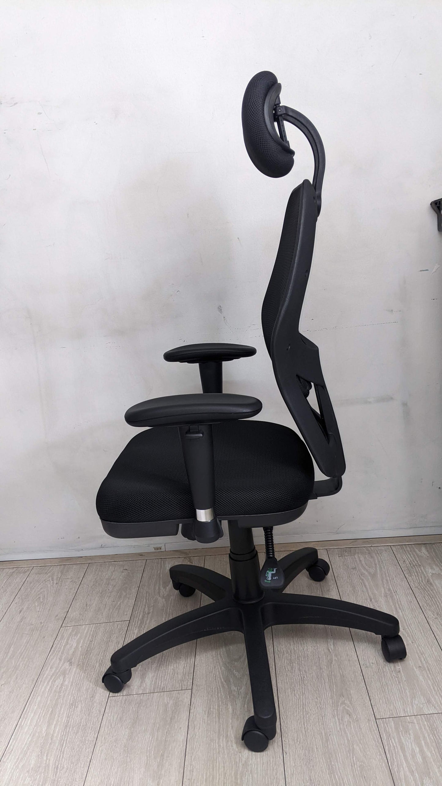SILLON DE MALLA CON CABESAL 113