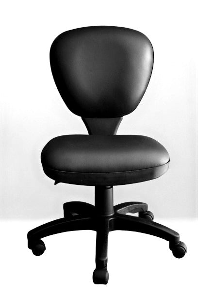 Silla de oficina de cuerina negra 